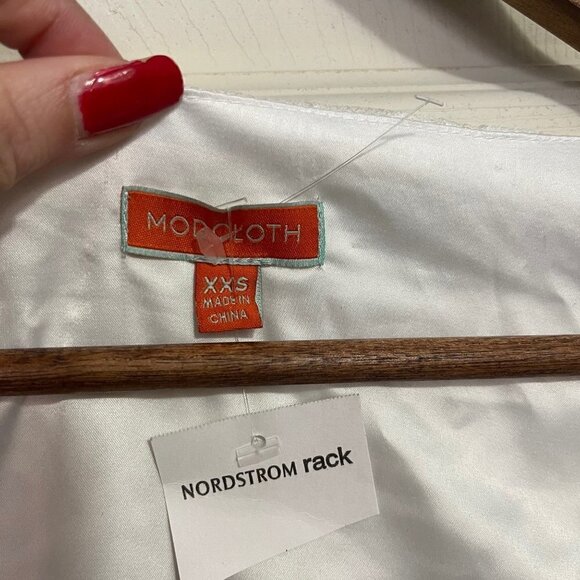 ModCloth Womens NWT White Cottagecore Natural V-Neck Bell Sleeve Lace Blouse XXS - Picture 3 of 8